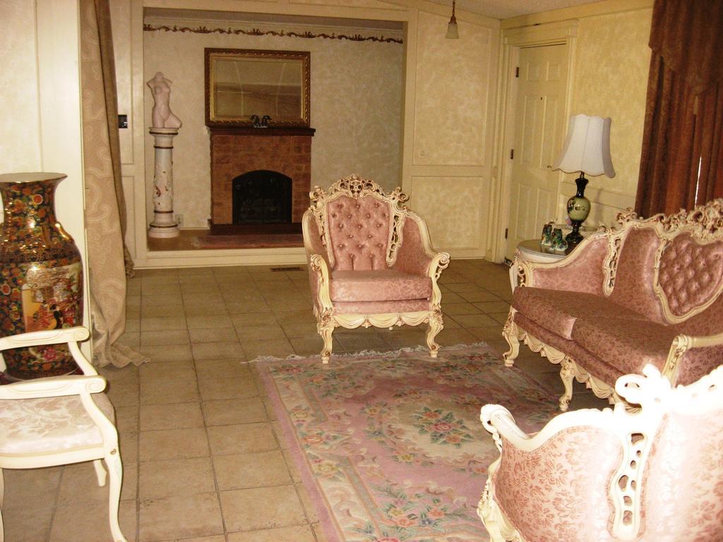 Shady Lady Bed And Breakfast Scottys Junction Εξωτερικό φωτογραφία